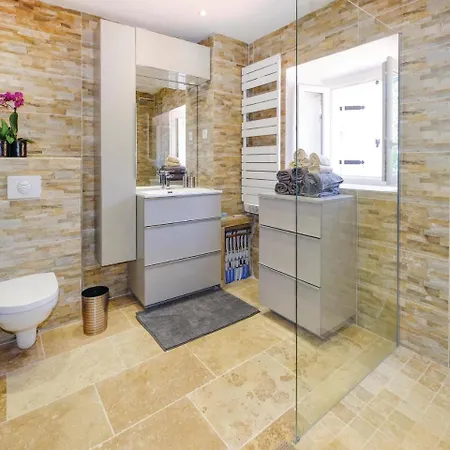 Three-bedroom Holiday In Holiday home Casalabriva