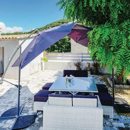 Holiday home Three-bedroom Holiday In